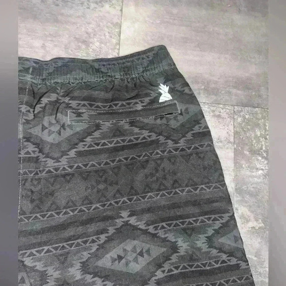 NEW Chubbies The Quests Training Shorts 7” Black Teal Geometric - Picture 6 of 8
